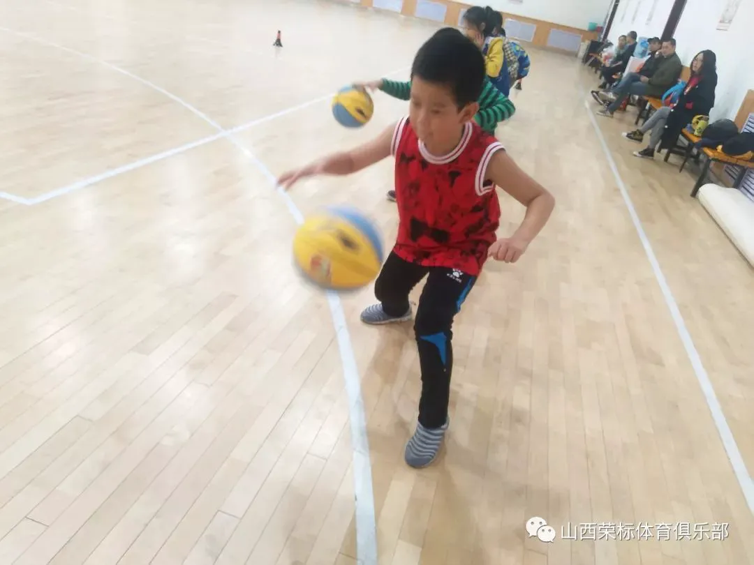 业余篮球选手如何通过试训提升技能_1